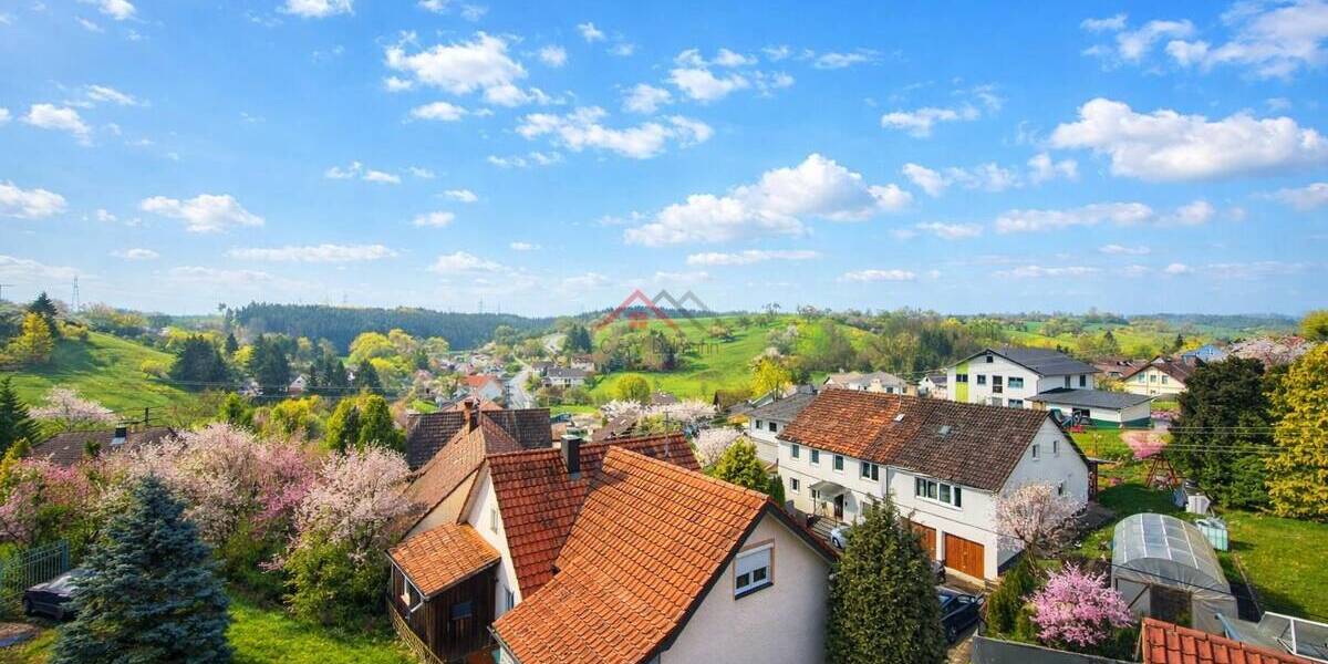 Etagenwohnung Aldingen / Aixheim Aixheim - 5 Zimmer, 145 m&sup2;, 295.000&euro; | Angebot:26257584
