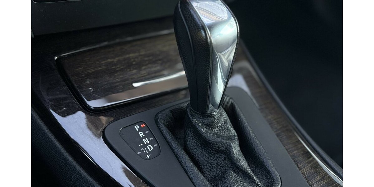 BMW 330d Cabrio HARMAN-KARDON/NAVI/CARPLAY/STANDHZ 152.513 km 16.900 &euro; Villingen-Schwenningen 78054