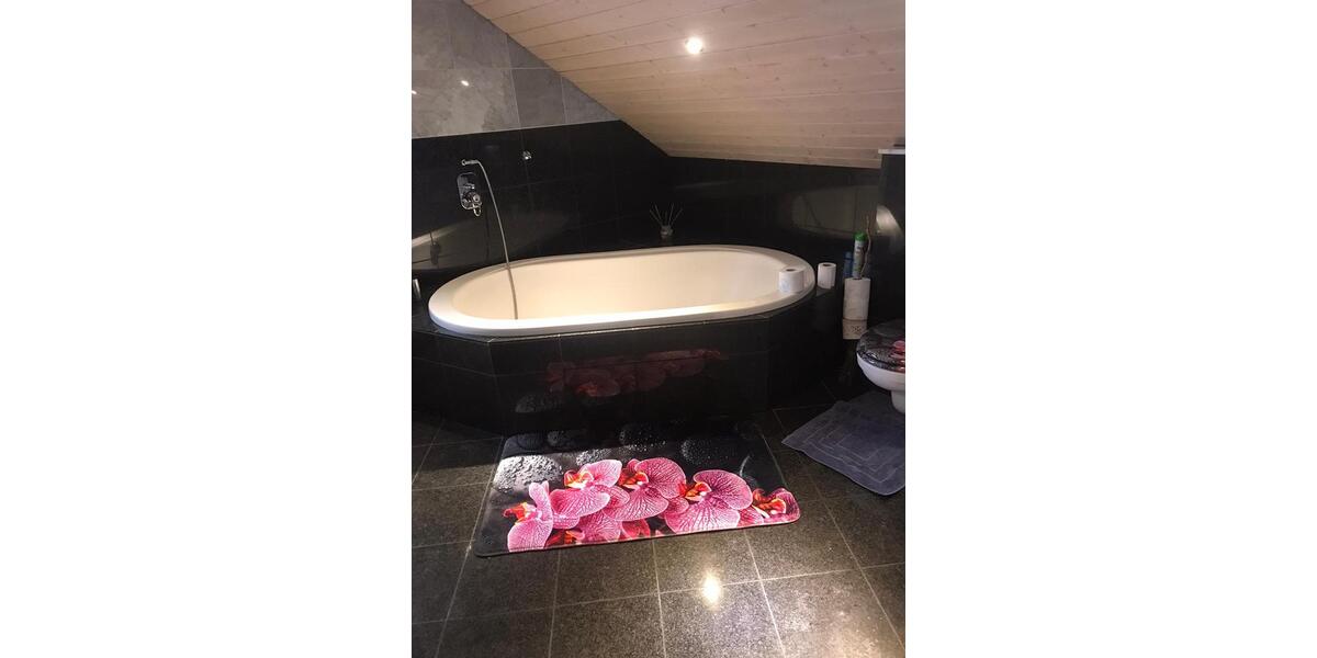 Dachgeschoßwohnung Gunningen - 3 Zimmer, 75 m&sup2;, 750&euro; | Angebot:25402476