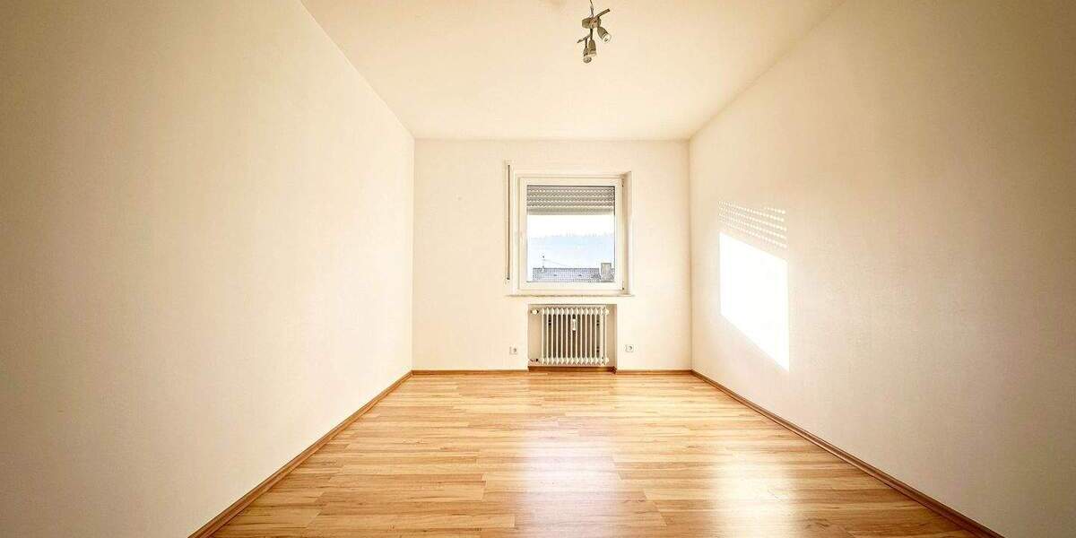 Etagenwohnung Wurmlingen - 4 Zimmer, 102 m&sup2;, 790&euro; | Angebot:25662399