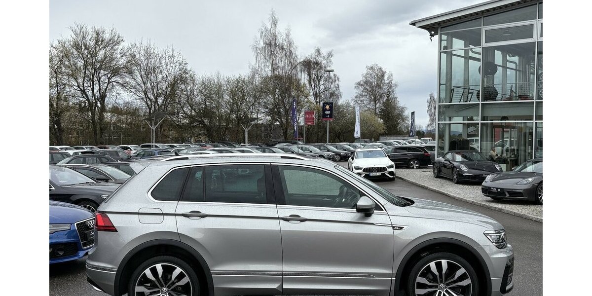VW Tiguan 2.0 TDI 4Motion R-Line 360°/PANO/MEMORY 103.124 km 29.900 &euro; Villingen-Schwenningen 78054