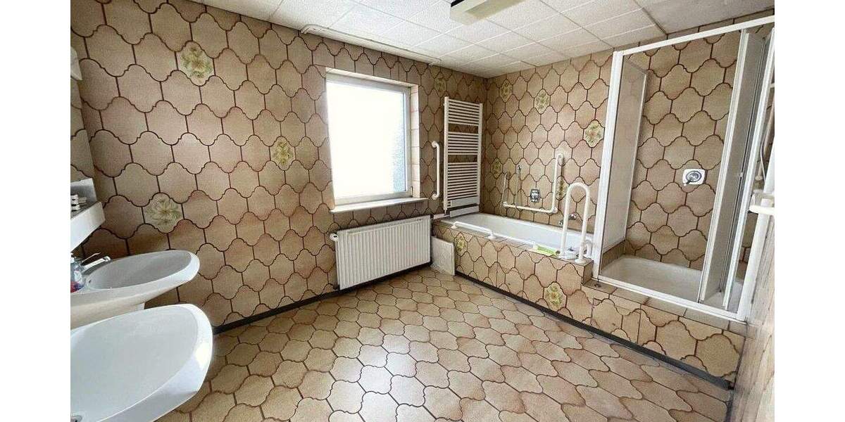 Mehrfamilienhaus, Wohnhaus Villingen-Schwenningen Villingen - 7 Zimmer, 215 m&sup2;, 559.000&euro; | Angebot:25685278