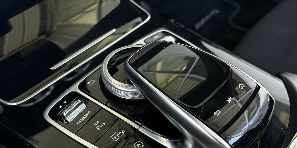 Mercedes-Benz C 200 AMG 4-Matic 360°/MEMORY/CARPLAY/NAVI/ACC 39.900 km 34.900 &euro; Villingen-Schwenningen 78054