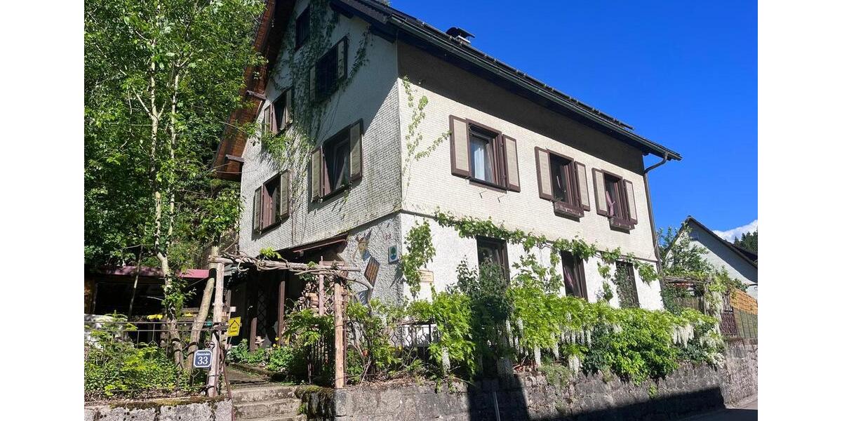 Einfamilienhaus Triberg im Schwarzwald - 4 Zimmer, 160 m&sup2;, 275.000&euro; | Angebot:25838539