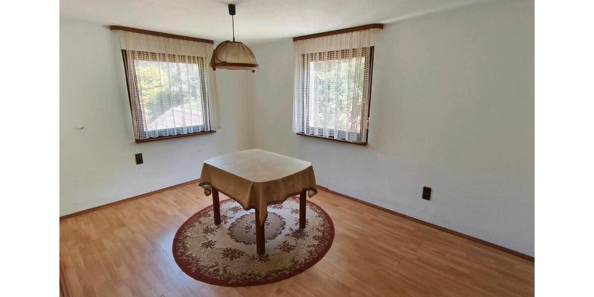 Mehrfamilienhaus, Wohnhaus Zimmern ob Rottweil - 11 Zimmer, 170 m&sup2;, 218.000&euro; | Angebot:25993916