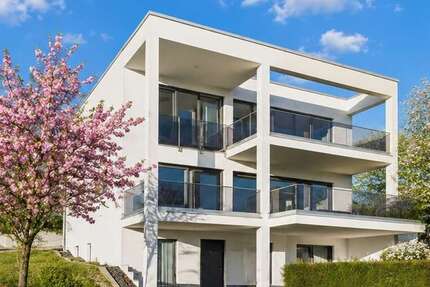 Haus Dunningen - 7 Zimmer, 265 m&sup2;, 950.000&euro; | Angebot:26833755
