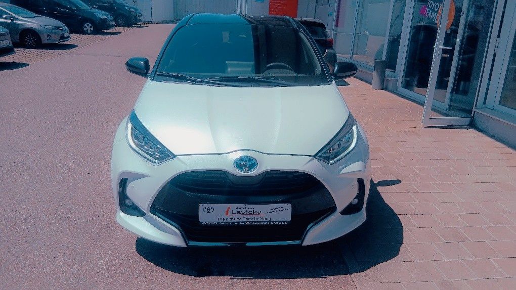 Toyota Yaris 33.000 km 22.100 &euro; Villingen-Schwenningen 78056