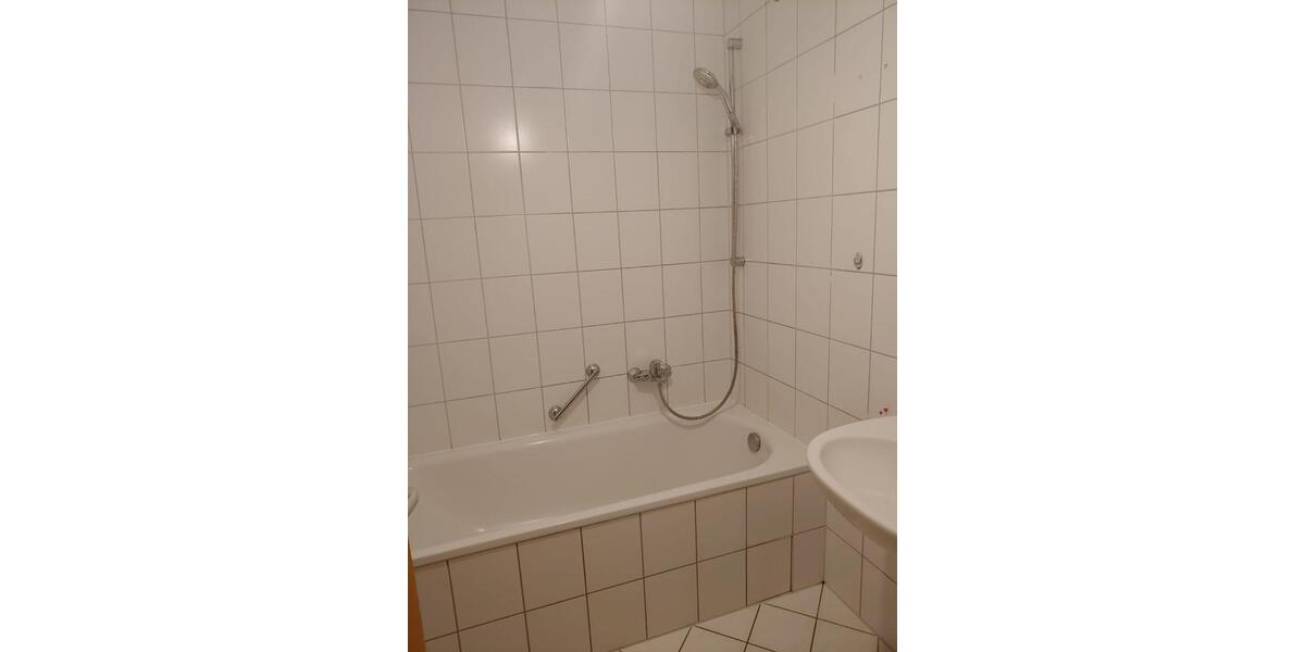 Etagenwohnung Villingen-Schwenningen Schwenningen - 3.5 Zimmer, 90 m&sup2;, 700&euro; | Angebot:26505997
