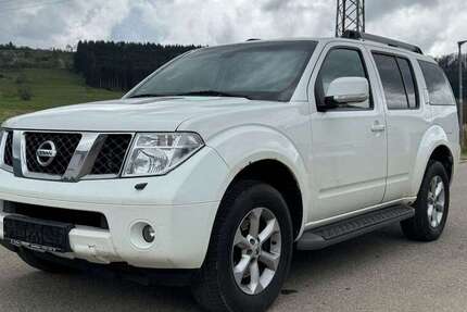Nissan Pathfinder 179.201 km 6.480 &euro; Spaichingen 78549
