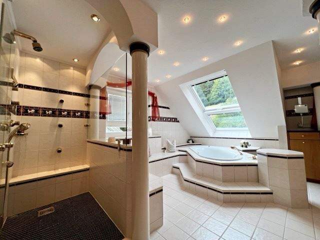 Einfamilienhaus Schonach im Schwarzwald - 6 Zimmer, 300 m&sup2;, 775.000&euro; | Angebot:25734451