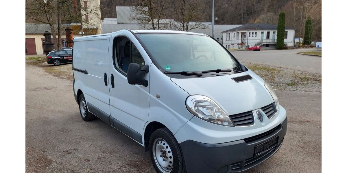 Renault Trafic 91.000 km 6.450 &euro; ROTTWEIL 78628