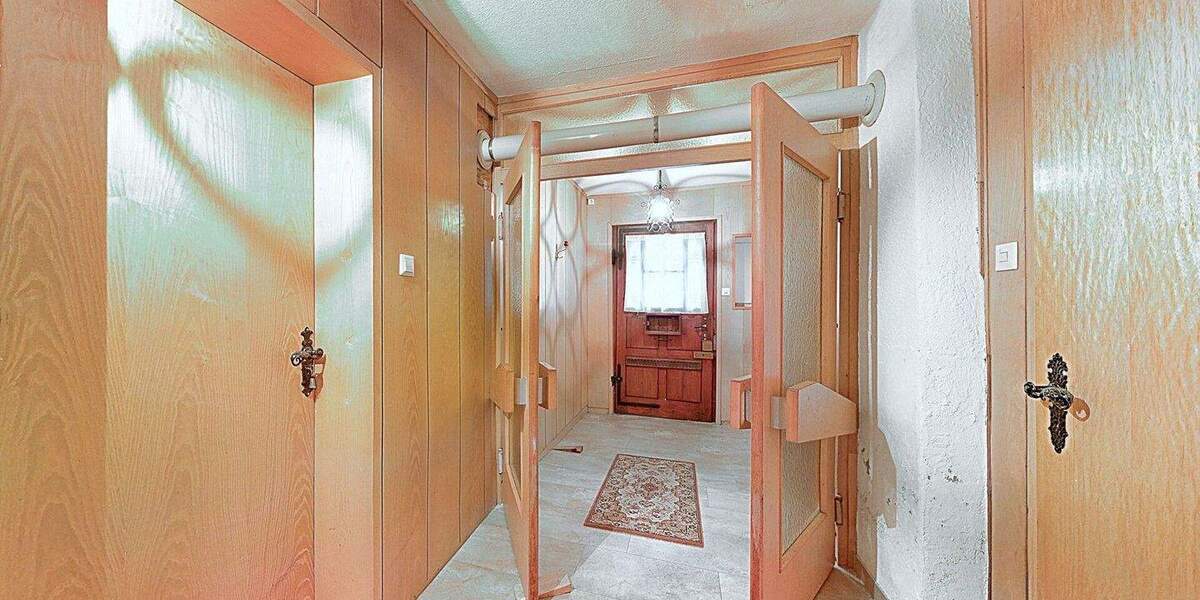 Einfamilienhaus Vöhrenbach Stadtgebiet - 1 Zimmer, 204 m&sup2;, 195.000&euro; | Angebot:25747049