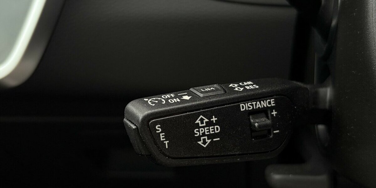 Audi A6 Avant 40 TDI quattro S-LINE/KAMERA/NAVI/ACC 23.203 km 41.900 &euro; Villingen-Schwenningen 78054