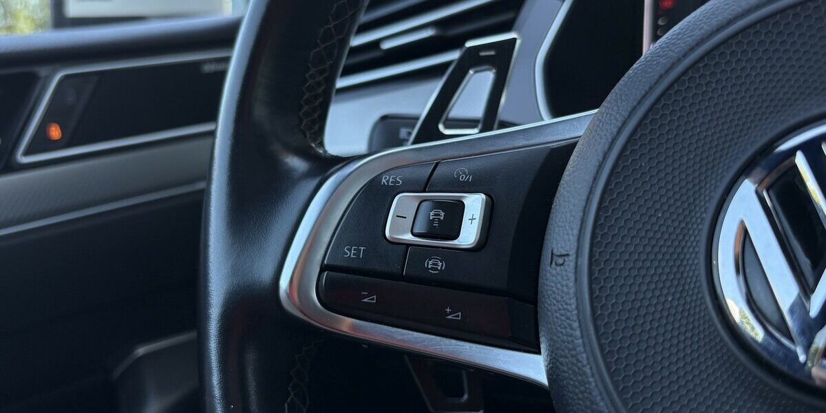 VW Arteon 2.0 TSI R-Line 4Motion 360°/PANO/1.HAND 73.500 km 29.900 &euro; Villingen-Schwenningen 78054