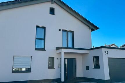 Haus Trossingen - 6 Zimmer, 180 m&sup2;, 775.000&euro; | Angebot:24241048