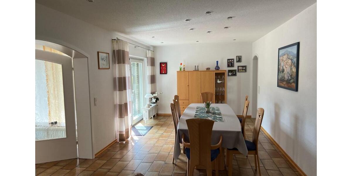 Einfamilienhaus Oberndorf am Neckar - 9 Zimmer, 235 m&sup2;, 585.000&euro; | Angebot:25635658