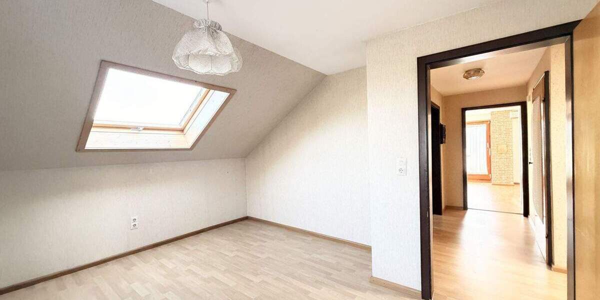 Einfamilienhaus Löffingen Dittishausen - 9 Zimmer, 213 m&sup2;, 435.000&euro; | Angebot:25683209