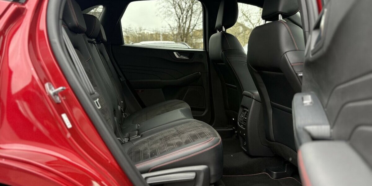 Ford Kuga Plug-In Hybrid ST-Line HEADUP/NAVI/KAMERA 29.500 km 20.900 &euro; Villingen-Schwenningen 78054