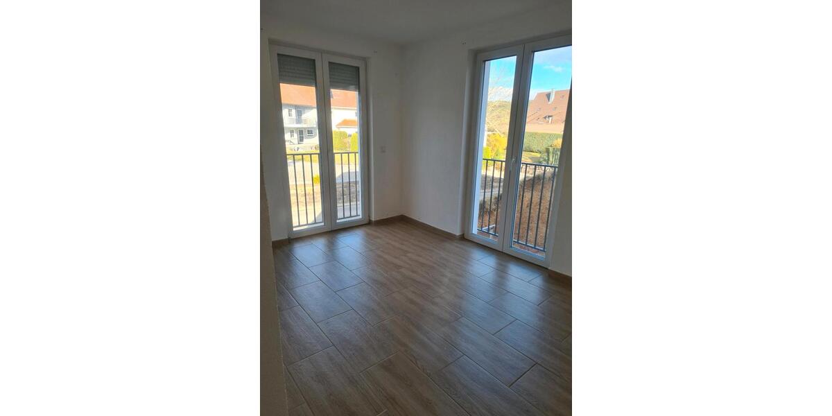 Erdgeschoßwohnung Villingen-Schwenningen Schwenningen - 3 Zimmer, 86 m&sup2;, 1.000&euro; | Angebot:25844616