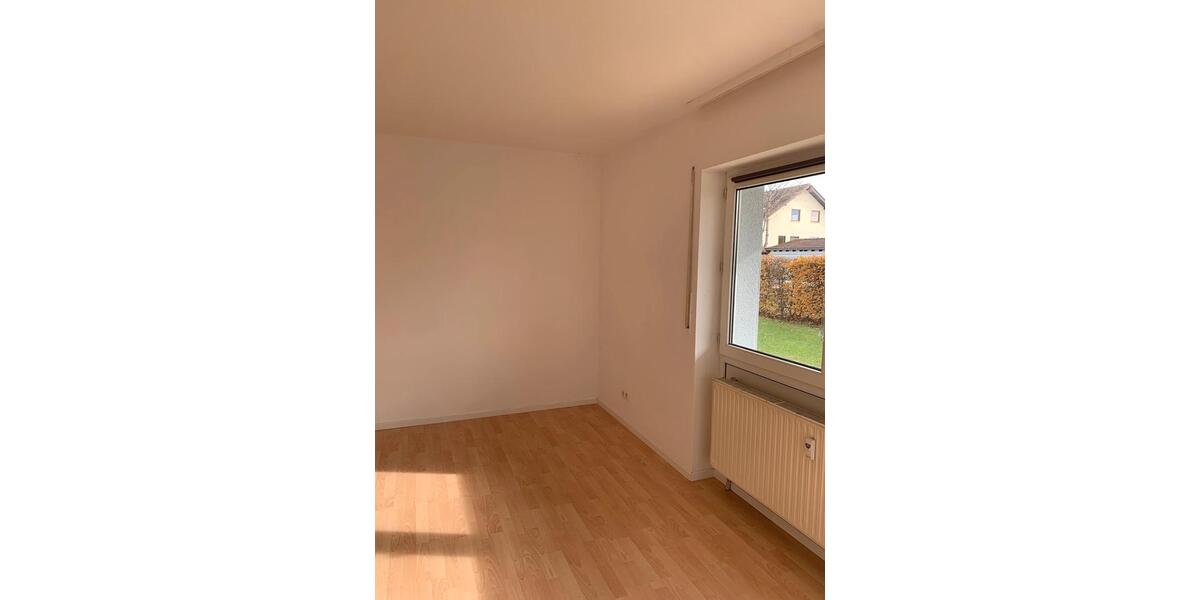 Erdgeschoßwohnung Trossingen - 1.5 Zimmer, 33 m&sup2;, 575&euro; | Angebot:24373534