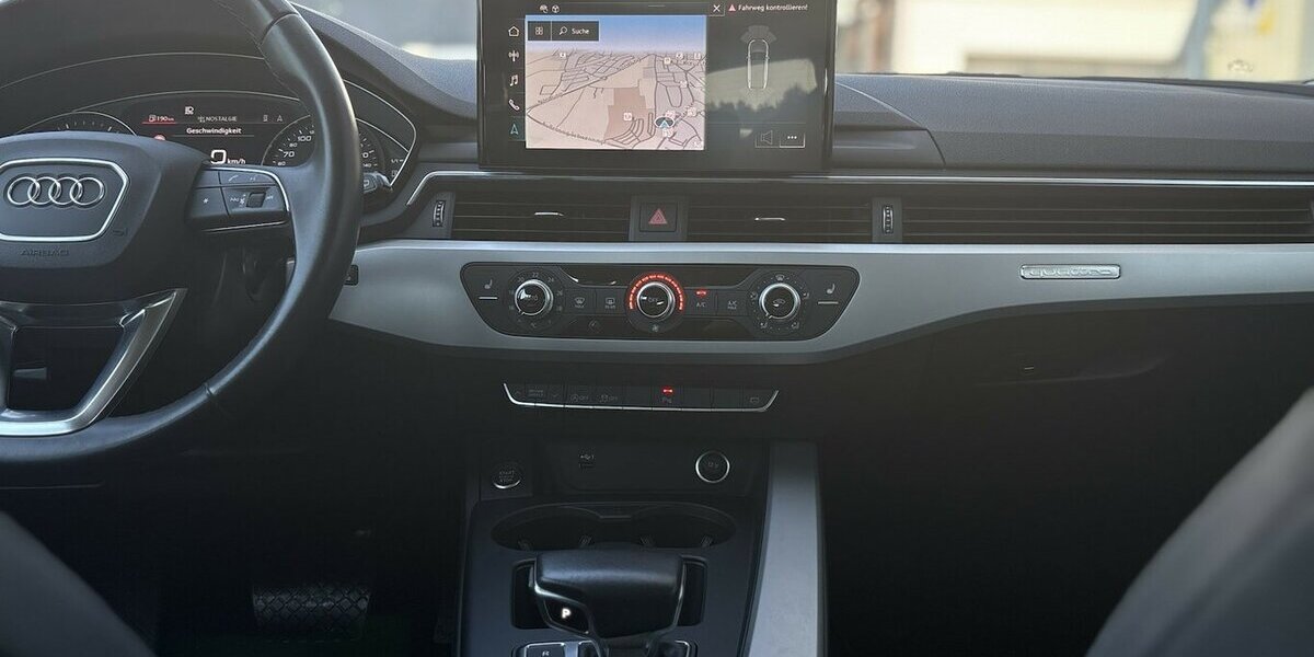 Audi A4 40 TDI quattro advanced ACC/DAB/NAVI/AHK/LED 71.953 km 24.900 &euro; Villingen-Schwenningen 78054