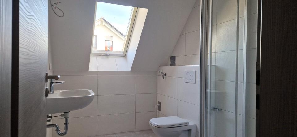 Dachgeschoßwohnung Trossingen - 3 Zimmer, 74 m&sup2;, 870&euro; | Angebot:25099192