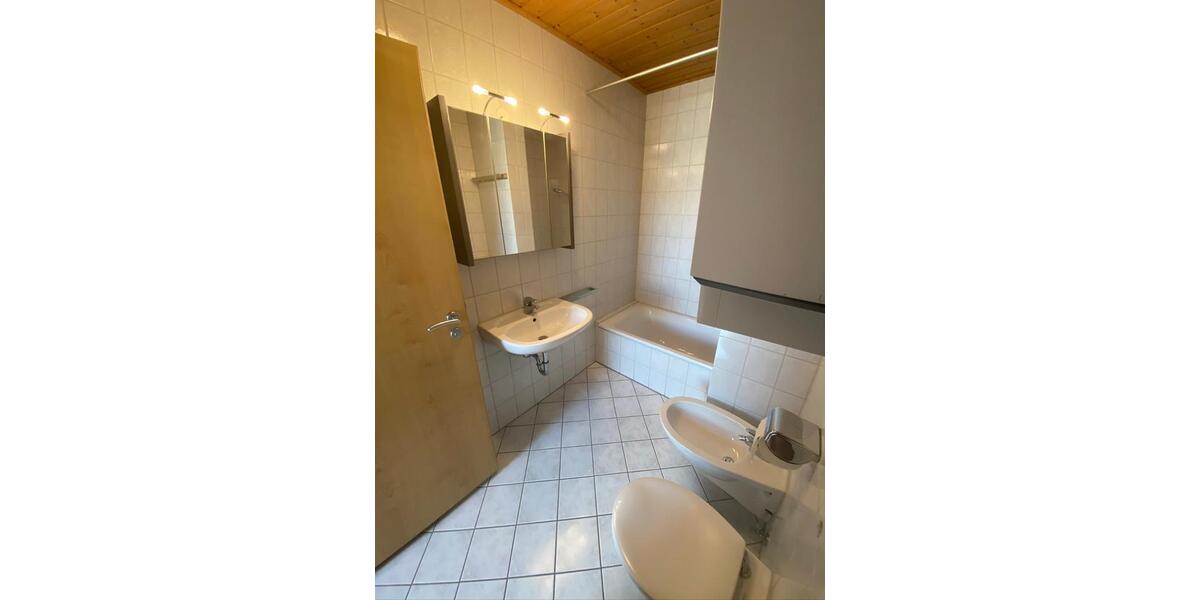 Dachgeschoßwohnung Villingen-Schwenningen Schwenningen - 2 Zimmer, 58 m&sup2;, 690&euro; | Angebot:24979807