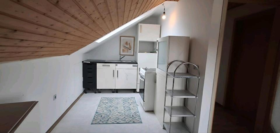 Dachgeschoßwohnung Villingen-Schwenningen Schwenningen - 2.5 Zimmer, 54 m&sup2;, 620&euro; | Angebot:25656016