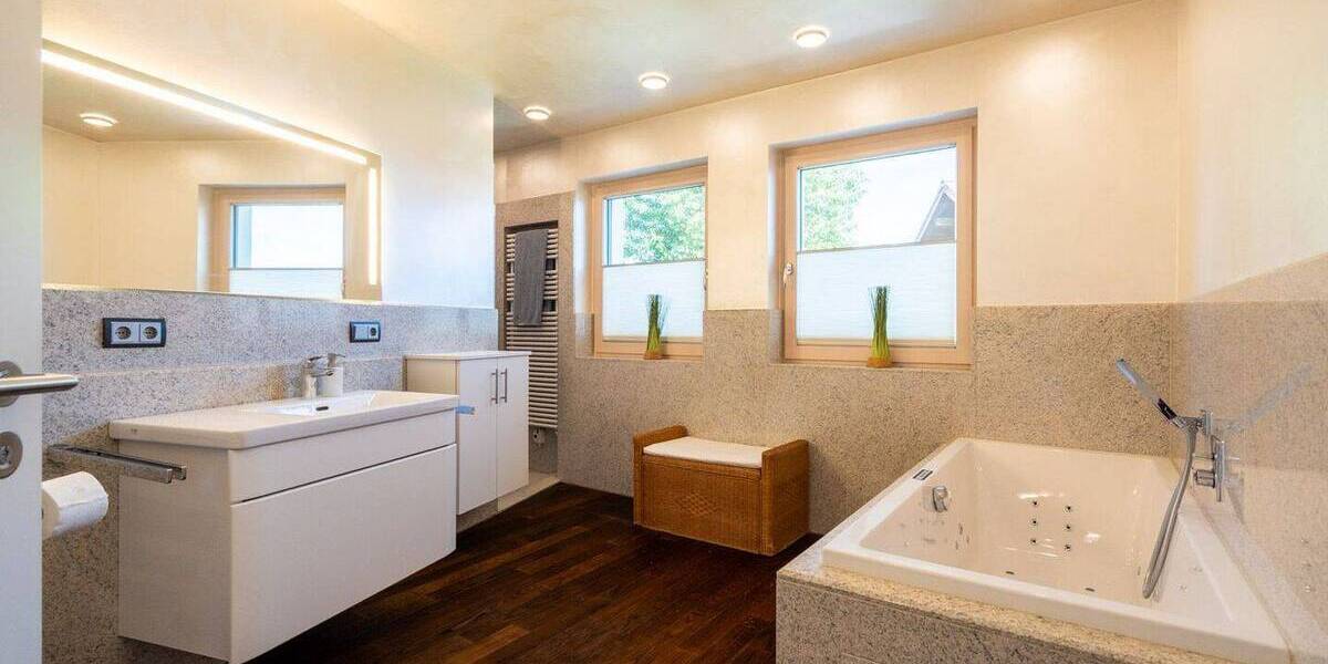 Mehrfamilienhaus, Wohnhaus Löffingen Dittishausen - 7 Zimmer, 257 m&sup2;, 999.000&euro; | Angebot:25678725