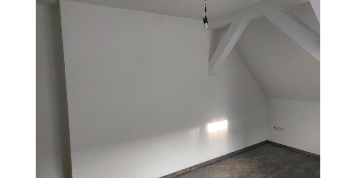Dachgeschoßwohnung Spaichingen - 3 Zimmer, 68 m&sup2;, 850&euro; | Angebot:26519382