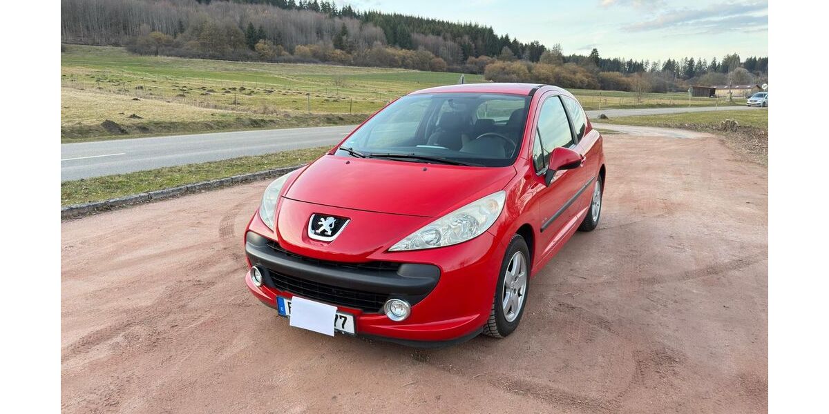 Peugeot 207 120.000 km 3.500 &euro; Donaueschingen 78166