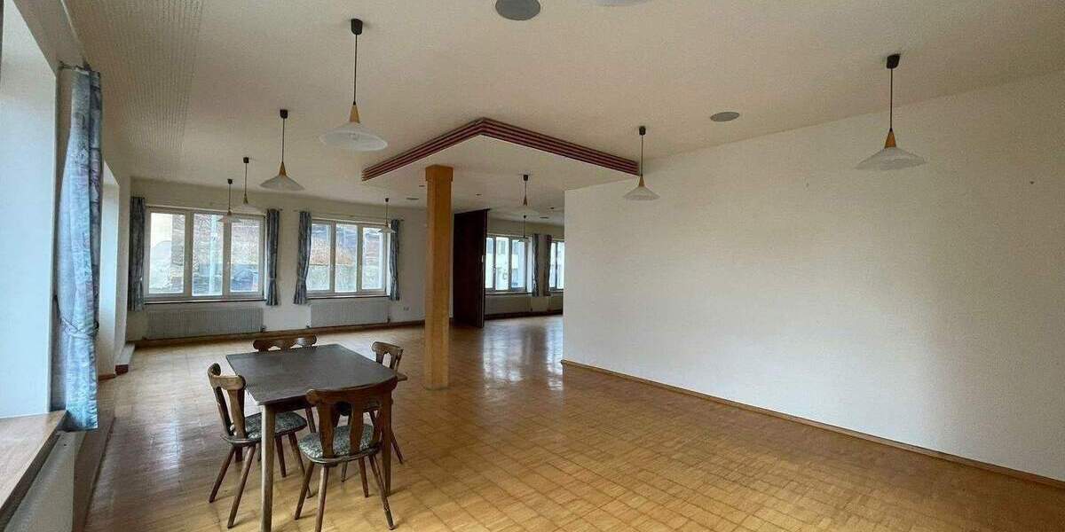 Mehrfamilienhaus, Wohnhaus Böttingen - 7 Zimmer, 317 m&sup2;, 280.000&euro; | Angebot:26015649