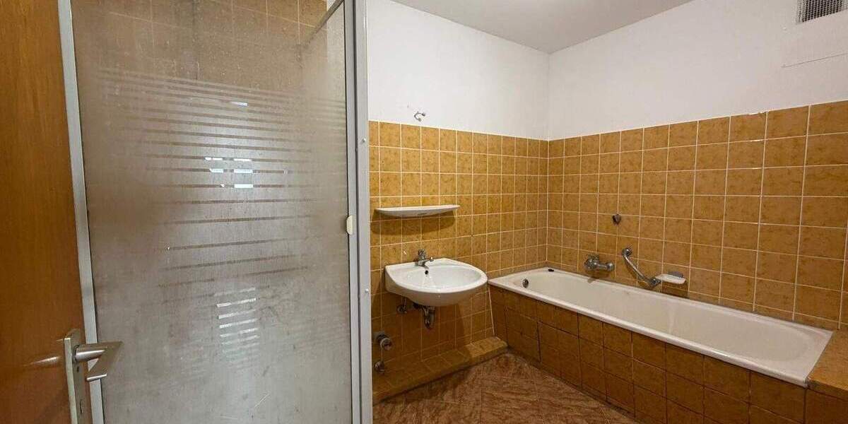 Etagenwohnung Villingen-Schwenningen Villingen - 3 Zimmer, 86 m&sup2;, 175.000&euro; | Angebot:25735194