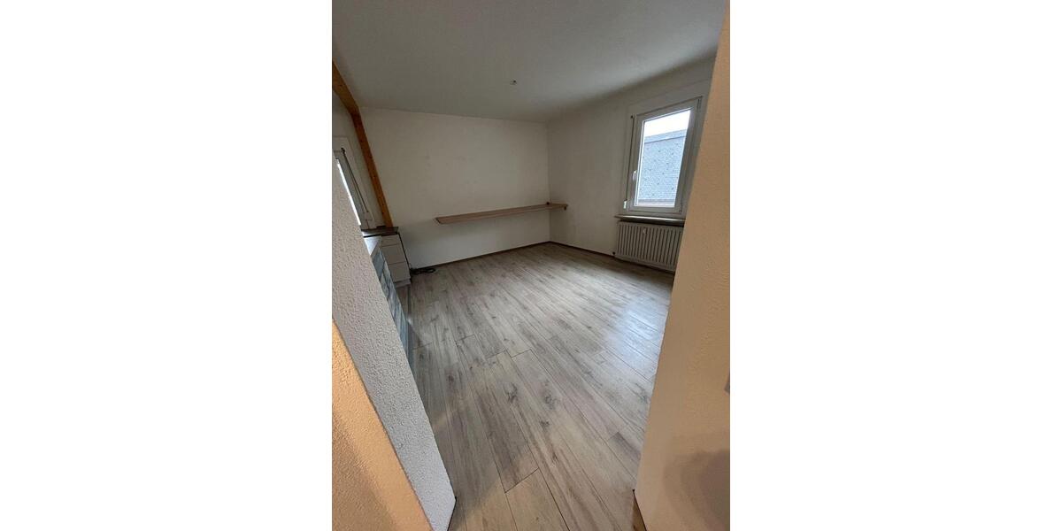 Erdgeschoßwohnung Triberg im Schwarzwald - 3 Zimmer, 90 m&sup2;, 900&euro; | Angebot:25127567