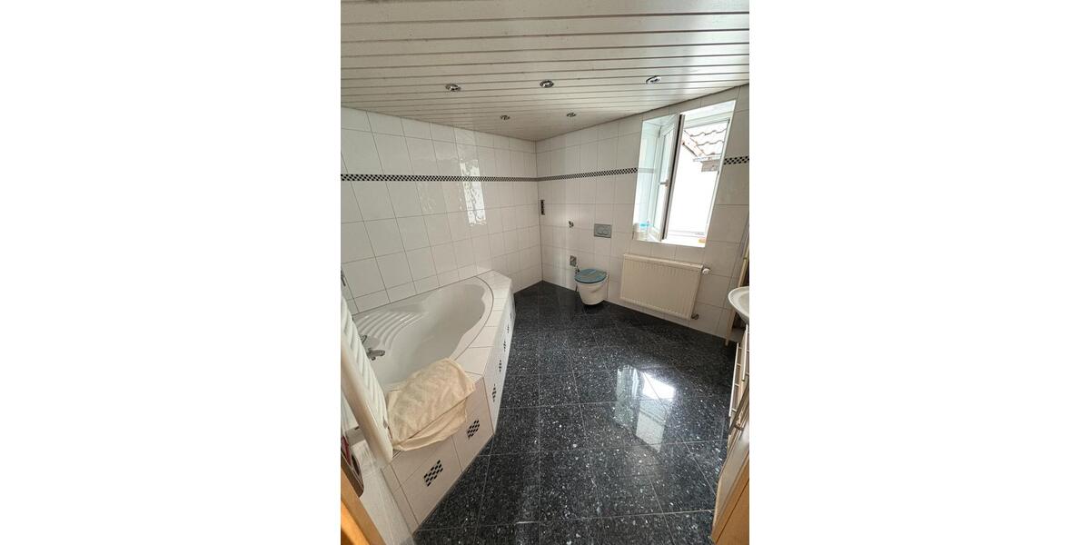 Doppelhaushälfte Tuttlingen - 5 Zimmer, 143 m&sup2;, 299.000&euro; | Angebot:23165235