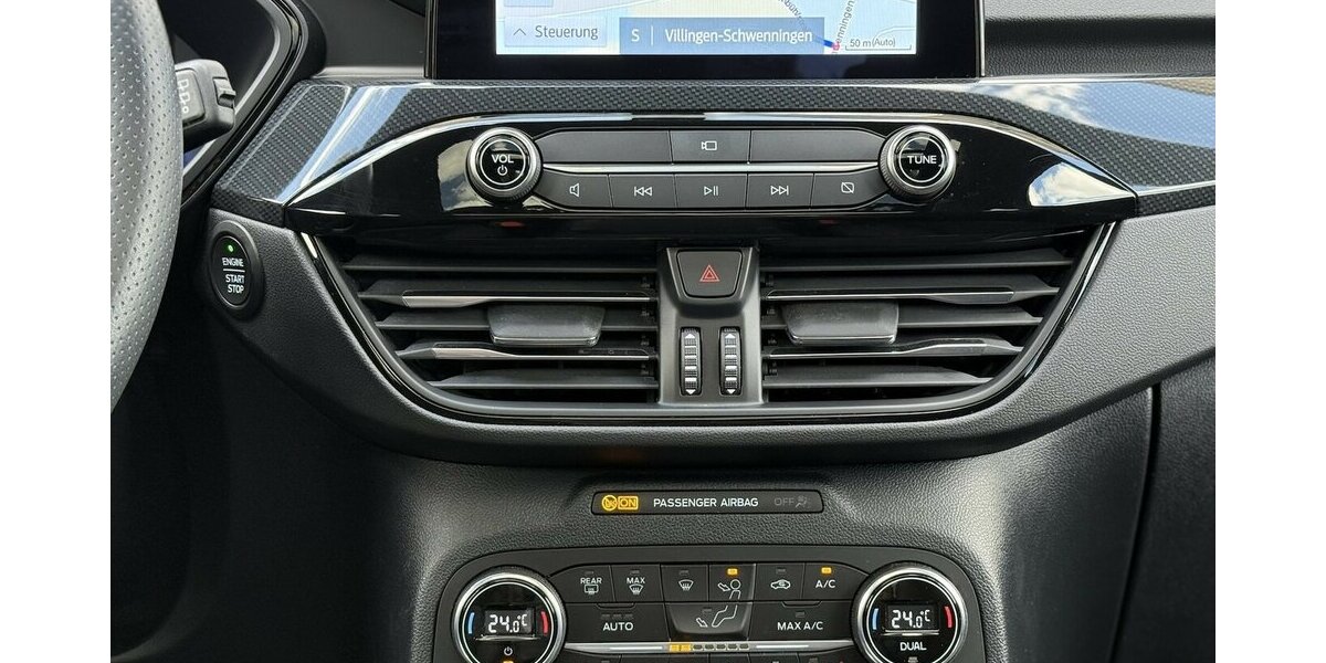 Ford Kuga 2.5 HYBRID ST-LINE X/PANORAMA/KAMERA/1.HAND 26.650 km 23.900 &euro; Villingen-Schwenningen 78054