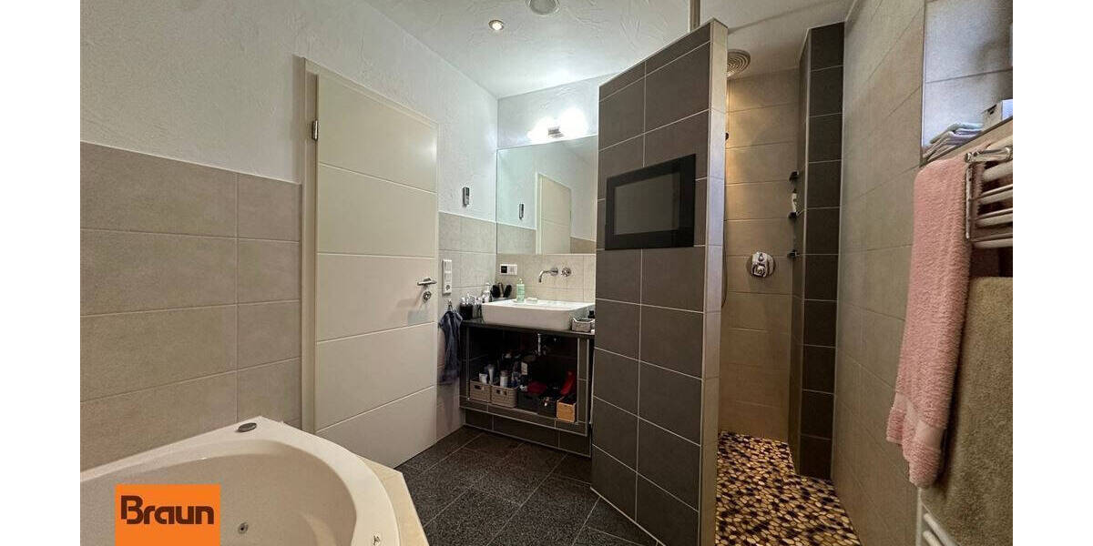 Bungalow Villingen-Schwenningen Schwenningen - 5 Zimmer, 148 m&sup2;, 479.000&euro; | Angebot:25668705