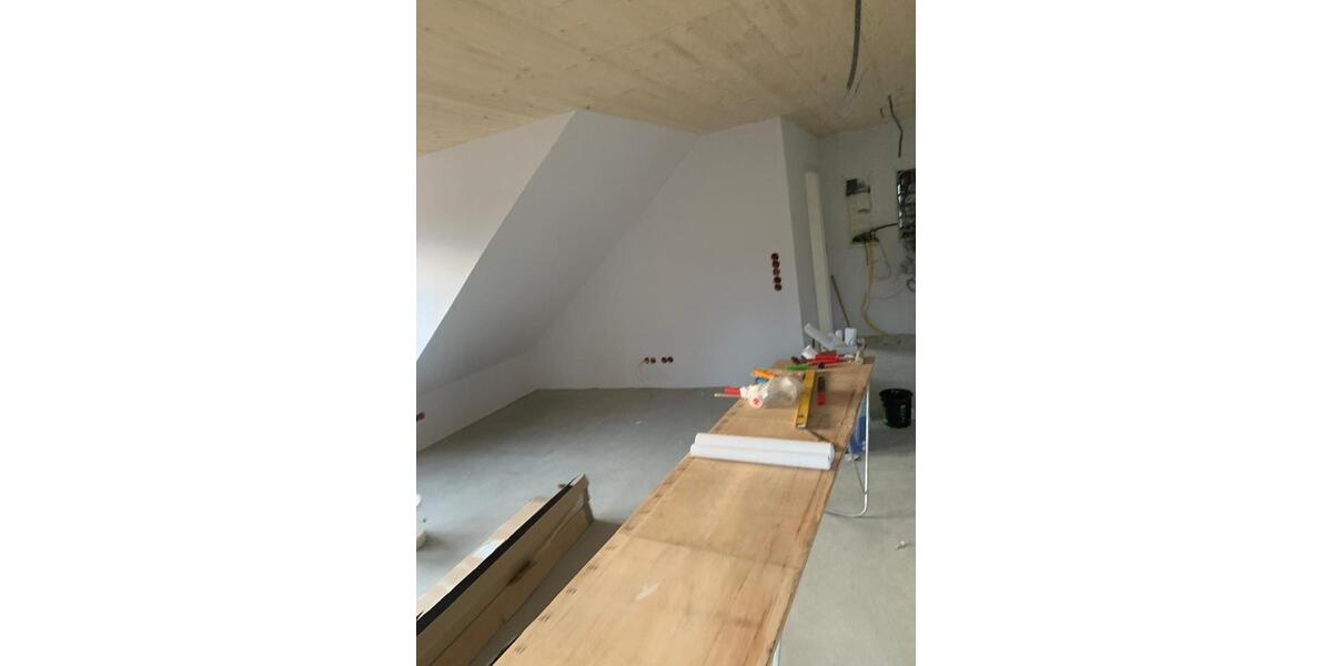 Dachgeschoßwohnung Blumberg - 3 Zimmer, 75 m&sup2;, 850&euro; | Angebot:25959863