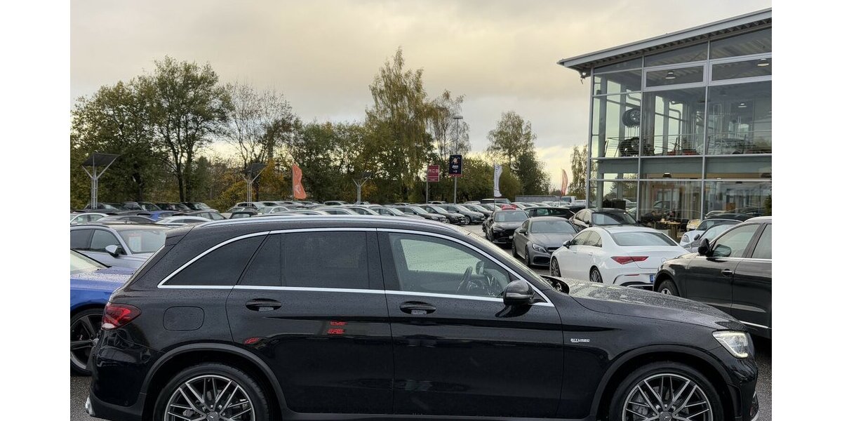 Mercedes-Benz GLC 43 AMG PANORAMA/KAMERA/NAVI/LUFTFED./1.HAND 46.662 km 49.900 &euro; Villingen-Schwenningen 78054