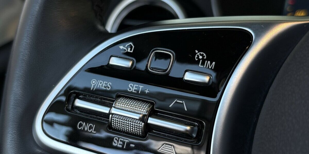 Mercedes-Benz C 200 AMG 4-Matic 360°/MEMORY/CARPLAY/NAVI/ACC 39.900 km 34.900 &euro; Villingen-Schwenningen 78054