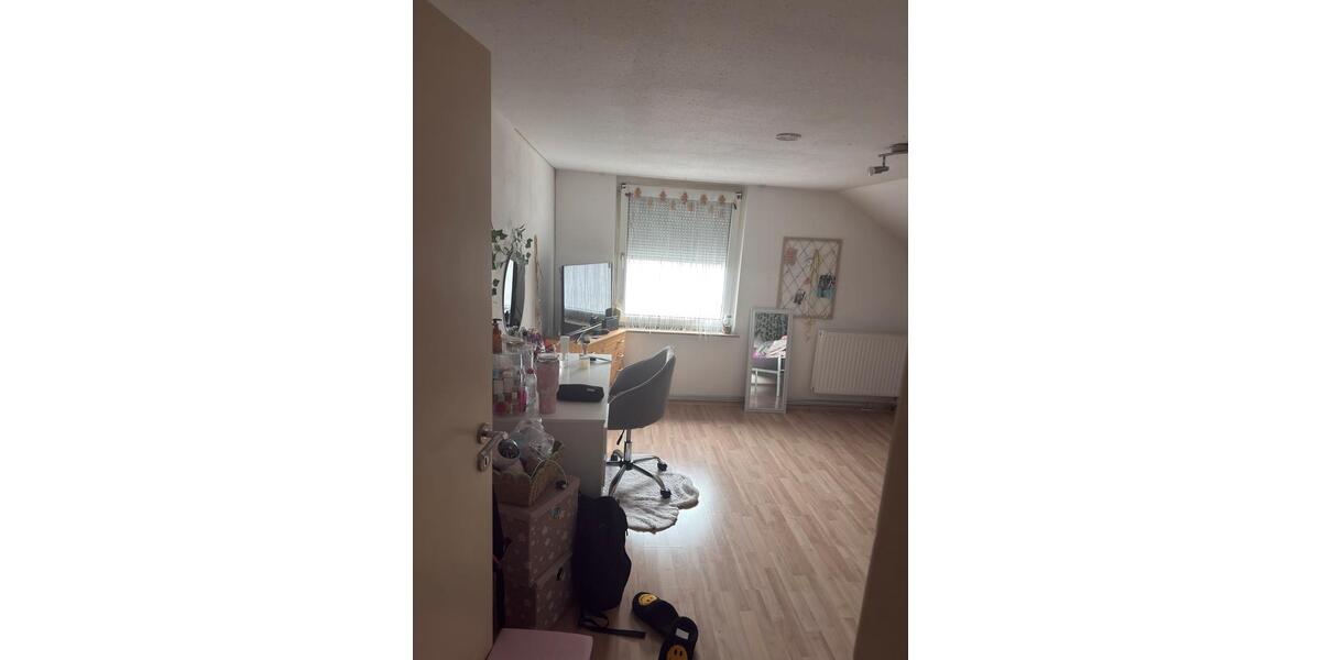 Dachgeschoßwohnung Donaueschingen - 4 Zimmer, 69 m&sup2;, 142.000&euro; | Angebot:26913692