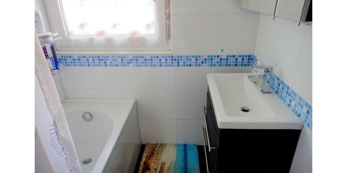 Etagenwohnung Villingen-Schwenningen Schwenningen - 16 Zimmer, 70 m&sup2;, 300&euro; | Angebot:25370375