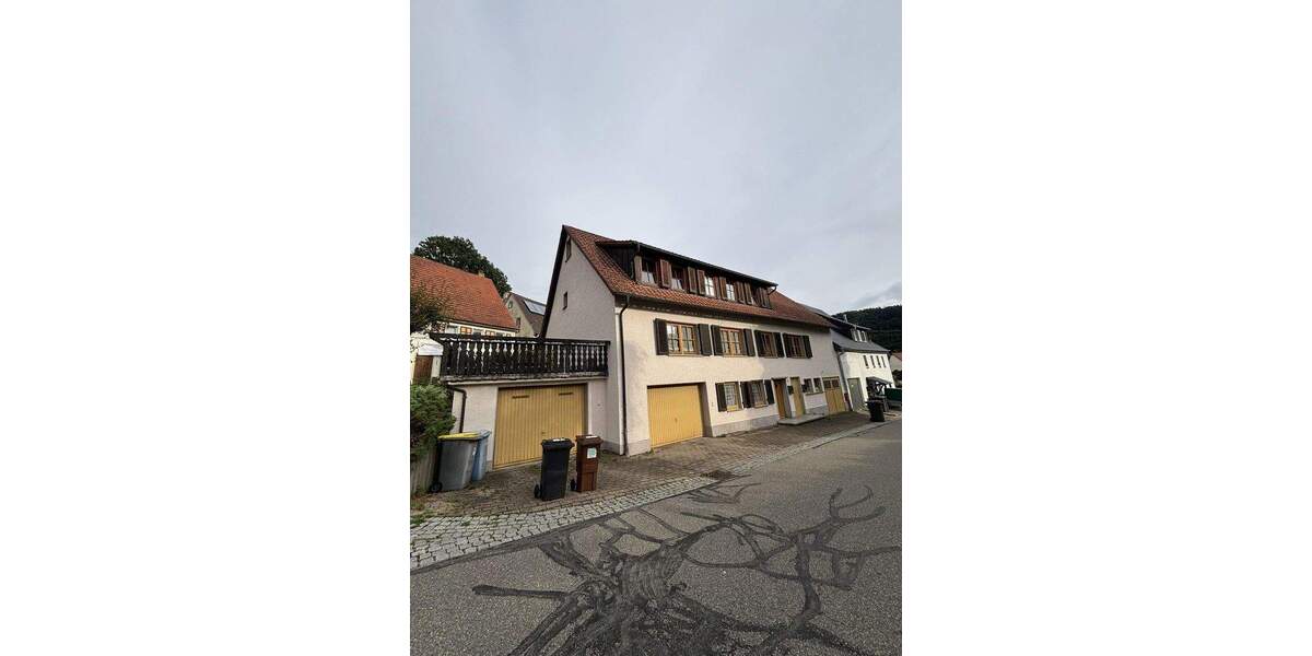 Mehrfamilienhaus, Wohnhaus Reichenbach am Heuberg - 7 Zimmer, 170 m&sup2;, 175.000&euro; | Angebot:25866992