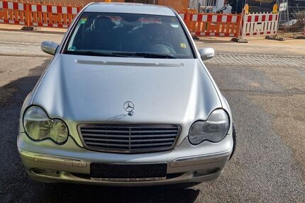 Mercedes-Benz C 200 130.000 km 2.750 &euro; Titisee-Neustadt 79822