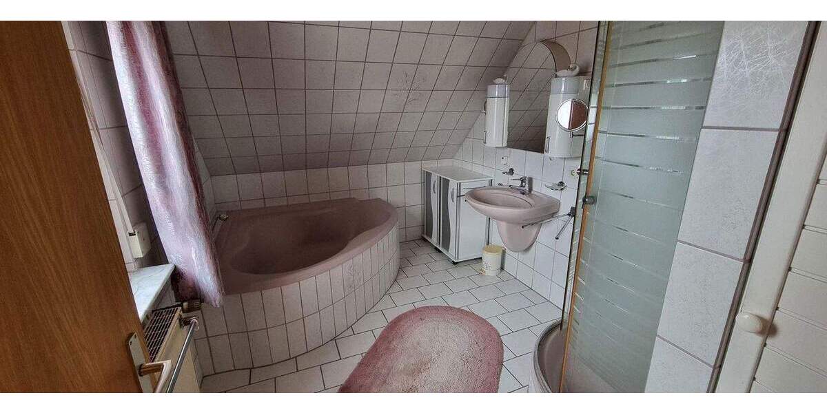 Einfamilienhaus Rottweil-Göllsdorf Göllsdorf - 6 Zimmer, 130 m&sup2;, 300.000&euro; | Angebot:25654264