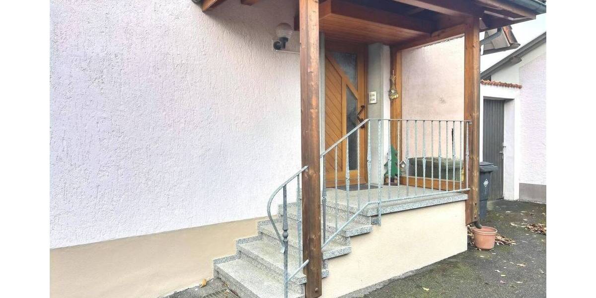 Mehrfamilienhaus, Wohnhaus Tuningen - 6 Zimmer, 132 m&sup2;, 310.000&euro; | Angebot:25676915