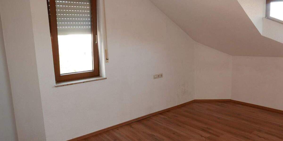 Etagenwohnung Donaueschingen - 3 Zimmer, 85 m&sup2;, 195.000&euro; | Angebot:25660638