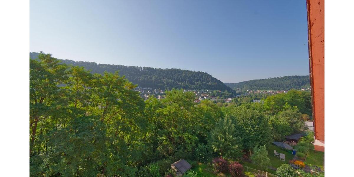 Großes Haus in sonniger Hanglage – ideal für Familien! - Zweifamilienhaus Epfendorf | Angebot:24421604