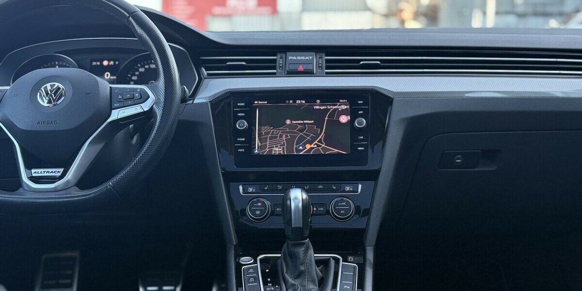 VW Passat Alltrack 2.0 TDI MASSAGE/PANO/NAVI/1.HAND 88.854 km 26.800 &euro; Villingen-Schwenningen 78054