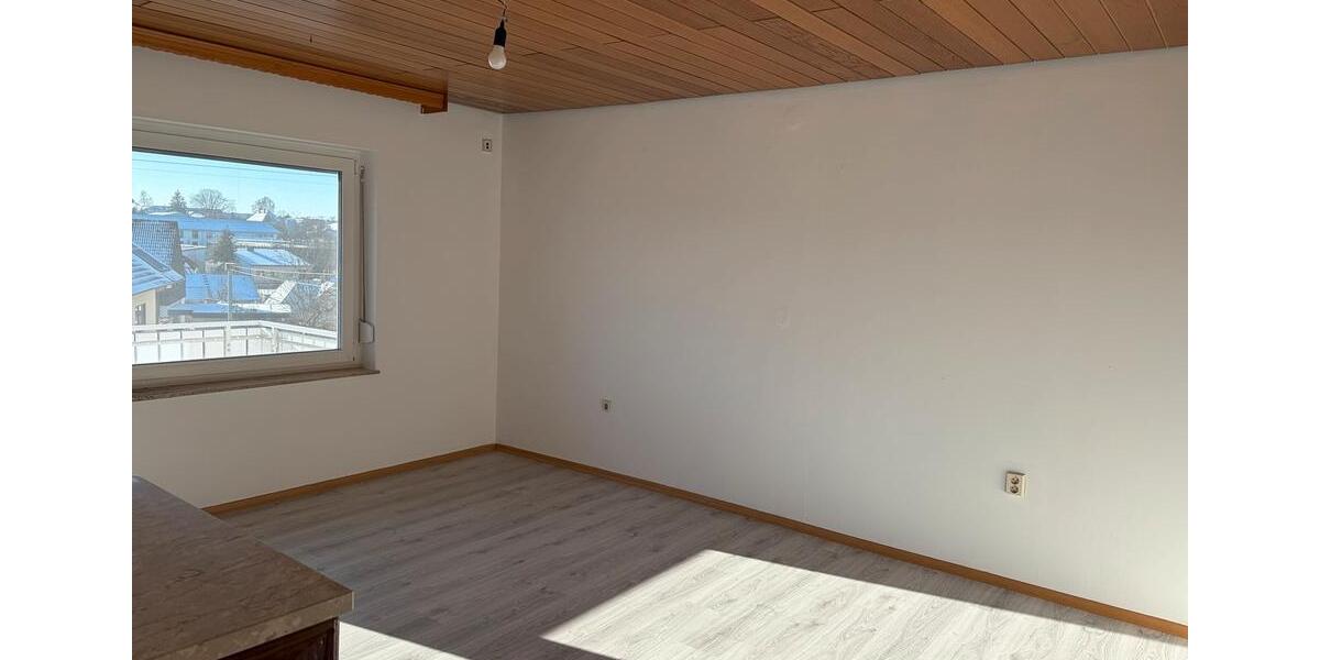 Etagenwohnung Dunningen - 4.5 Zimmer, 118 m&sup2;, 700&euro; | Angebot:25815171